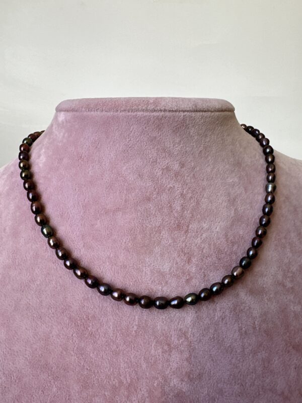 Pirinç Üzeri Altın Kaplama Detaylı Siyah Gerçek Tatlı Su İncisi Kolye