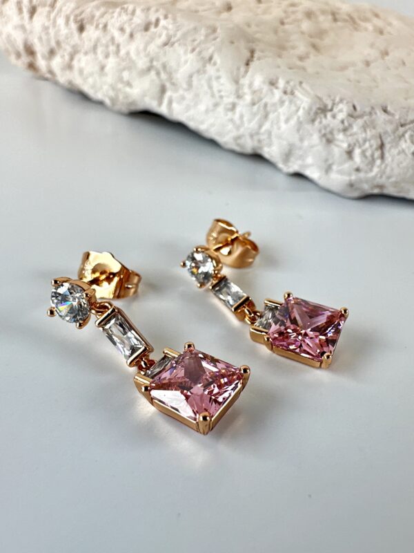 Pembe Zirkon Taşlı Vip Küpe