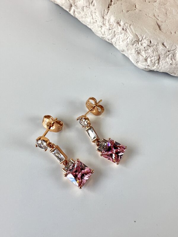 Pembe Zirkon Taşlı Vip Küpe