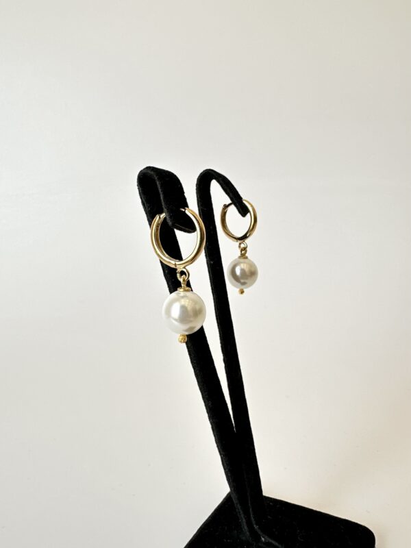 Mayorka İncili Minimal Tasarım Altın Kaplama Küpe