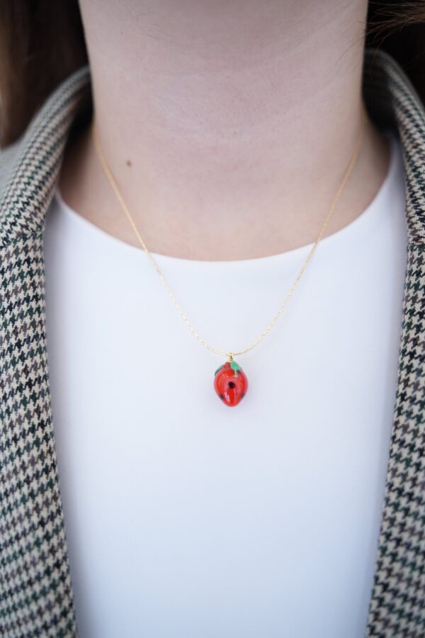 Çilek Detaylı Çelik Kolye