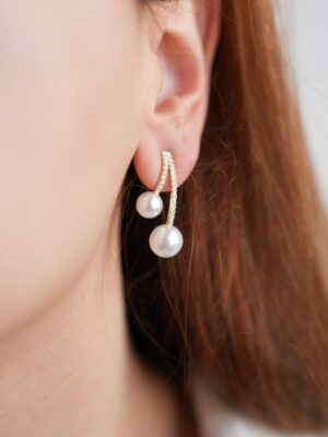 Pirinç Gold Renk Zirkon Taşlı Sarkıt Model İnci Detay Kadın Küpe