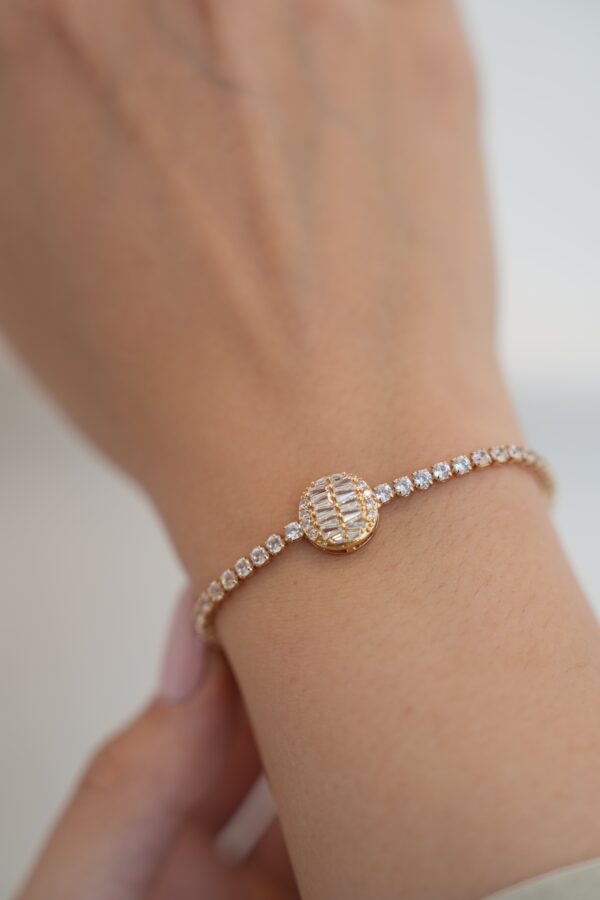 Kadın Su Yolu Bileklik – Işıltılı ve Zamansız Şıklık