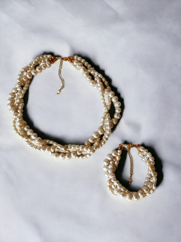 Karen Sarmal İnci Kolye ve Bileklik Set