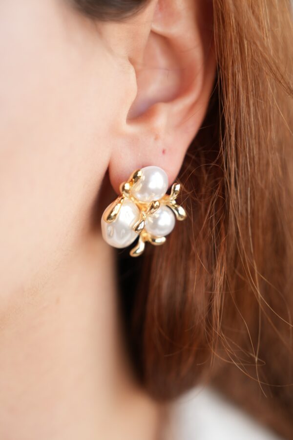 Pirinç Gold Renk İnci Tomurcuk Model Kadın Küpe
