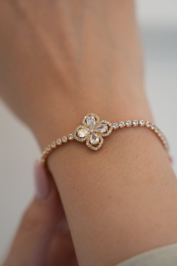 Yonca Zirkon Taşlı Su Yolu Bileklik