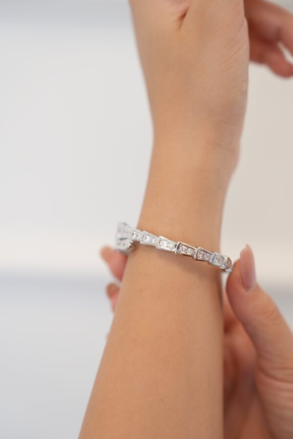 VIP Seri Yılan Model Gümüş Renk Kadın Kelepçe Bileklik