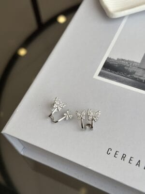 9f899624fd7907578025e130a1cb377a-1.jpg Gümüş Renk Zirkon Taşlı Kelebek Model Kadın Vip Küpe