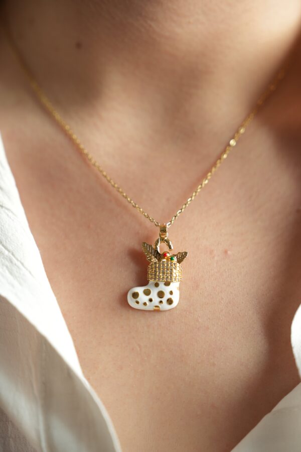 Beyaz Çorap Detaylı Yılbaşı Konsept Çelik Kolye