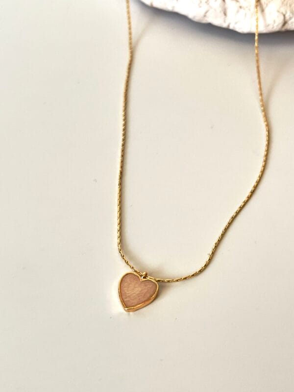 Sedef Kalpli Altın Kaplama Tasarım Kolye