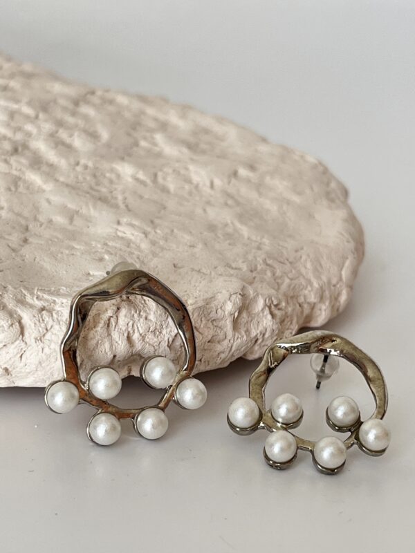 İnci Detaylı Pirinç Üzeri Rodyum Kaplama Küpe