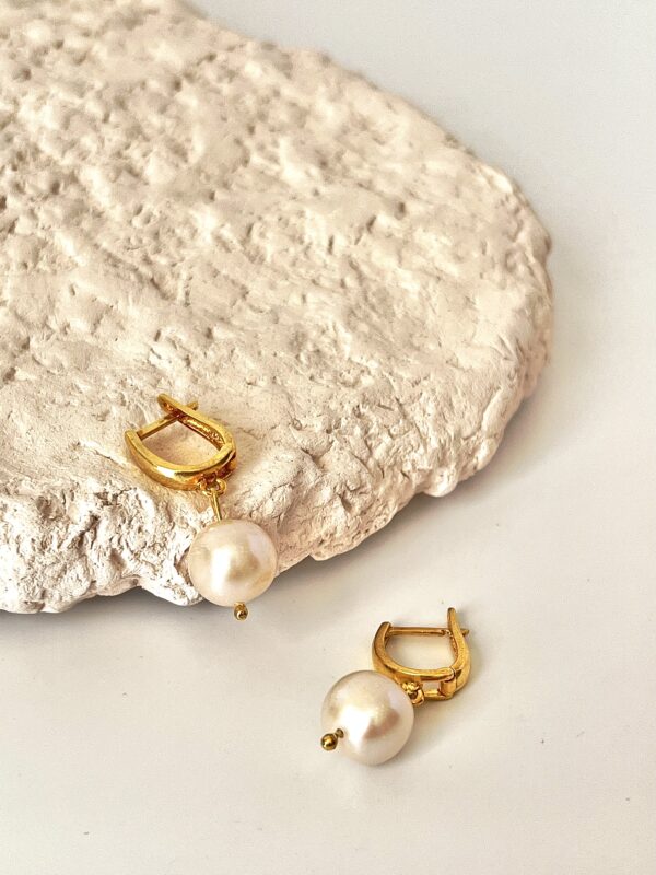 Gerçek Gümüş Üzeri 18 K Altın Kaplama Gerçek İnci Küpe