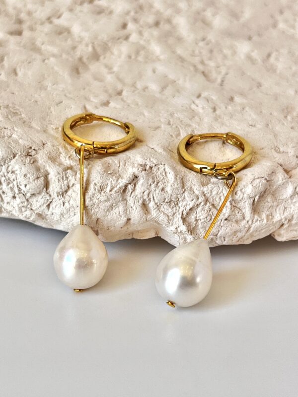 İnci Detaylı 14K Altın Kaplama Halka Tasarım Küpe