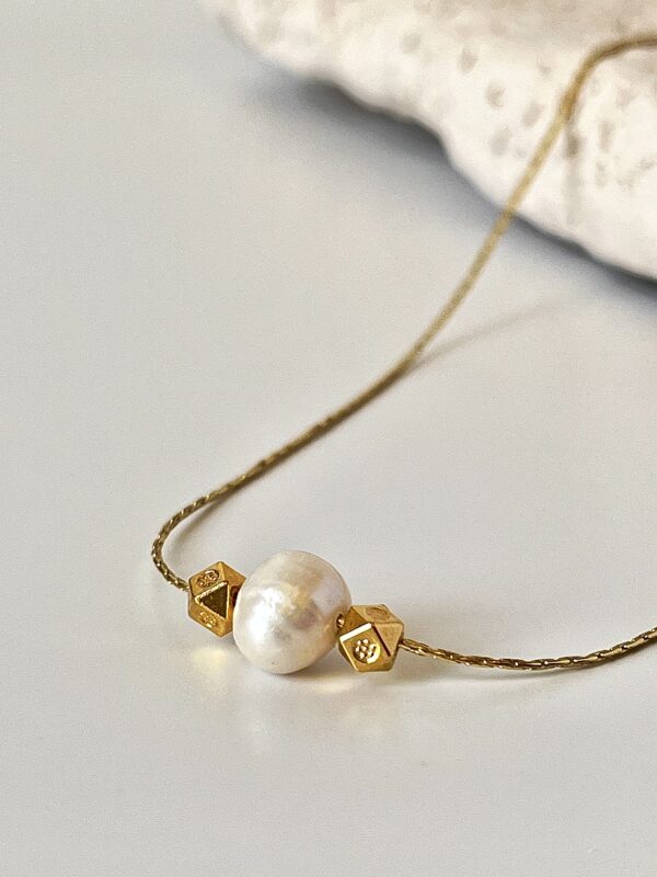 İnci Detaylı Tasarım Altın Kaplama Kolye