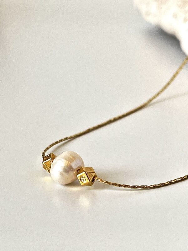 İnci Detaylı Tasarım Altın Kaplama Kolye