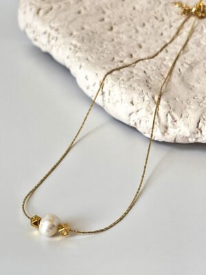 IMG-4945-2.jpg İnci Detaylı Tasarım Altın Kaplama Kolye