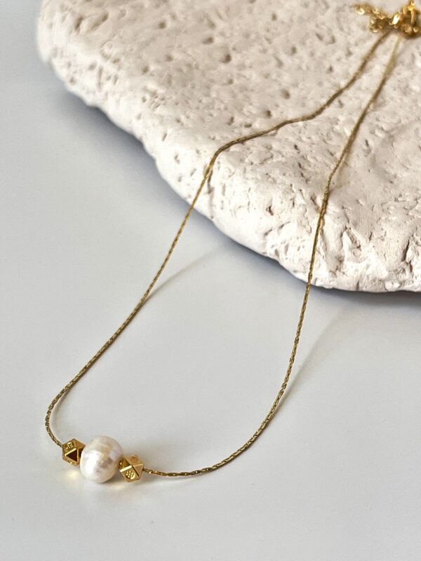 İnci Detaylı Tasarım Altın Kaplama Kolye