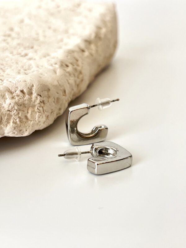 Gümüş Renkli Mini Küpe