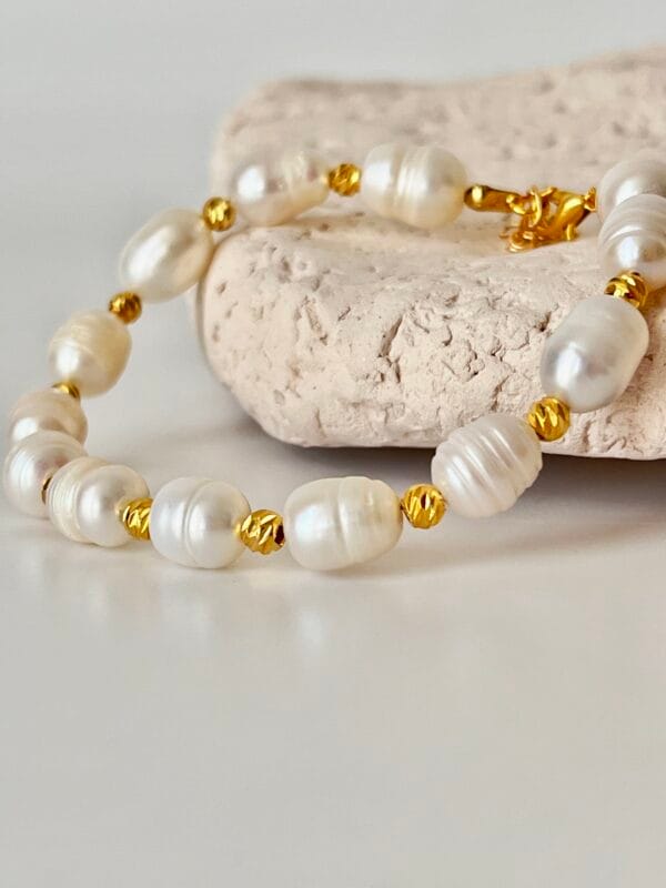 Dorika Detaylı Gerçek İnci Tasarım Bileklik