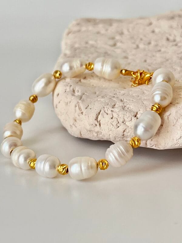 Dorika Detaylı Gerçek İnci Tasarım Bileklik