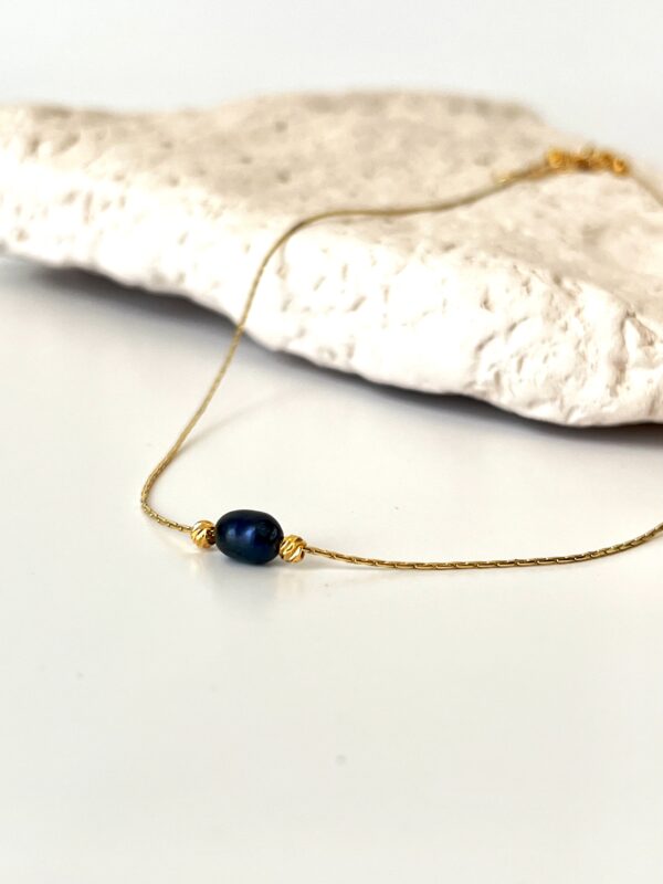 14K Altın Kaplama Dorika Detaylı Siyah İnci Kolye