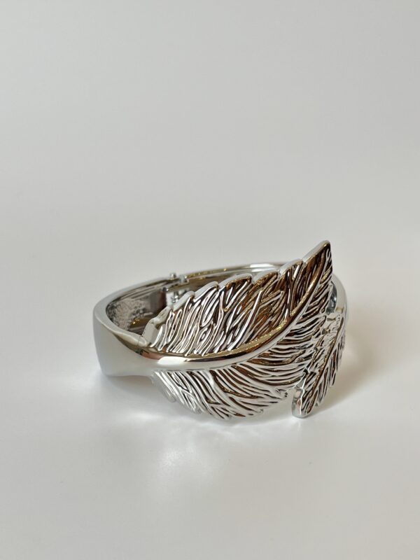 Yaprak Desenli Çelik Kelepçe