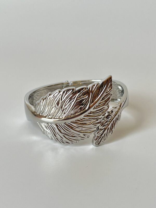 Yaprak Desenli Çelik Kelepçe