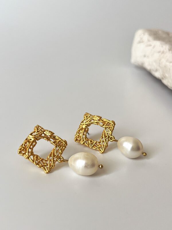 14K Altın Kaplama Gerçek İnci Tasarım Küpe
