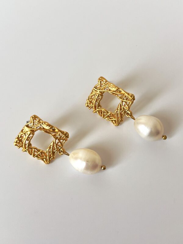 14K Altın Kaplama Gerçek İnci Tasarım Küpe