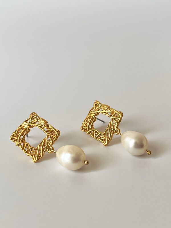 14K Altın Kaplama Gerçek İnci Tasarım Küpe