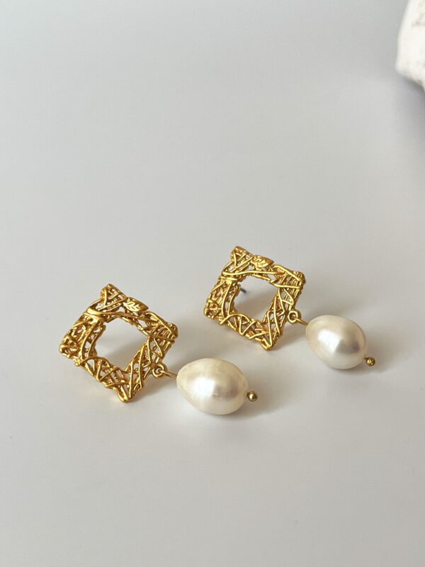 14K Altın Kaplama Gerçek İnci Tasarım Küpe