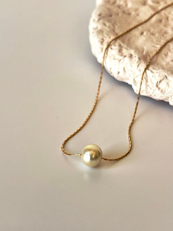 Tek Cam İncili Altın Kaplama Kolye