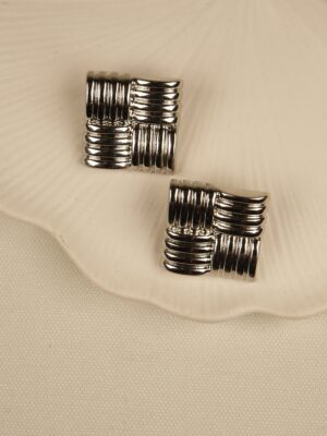 a087c99029ca8bdc8d11bcd4c51778e3-2.jpg İşleme Detay Kare Model Vip Küpe