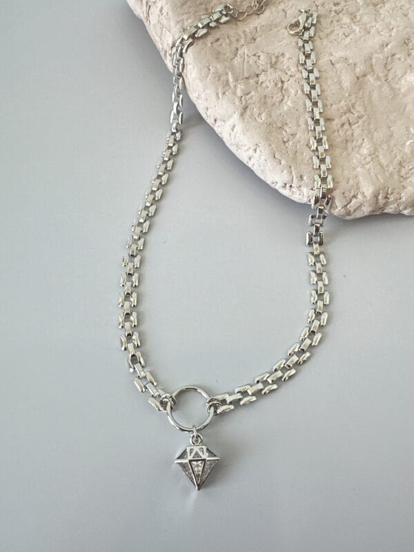 Vip Pırlanta Figürlü Kolye