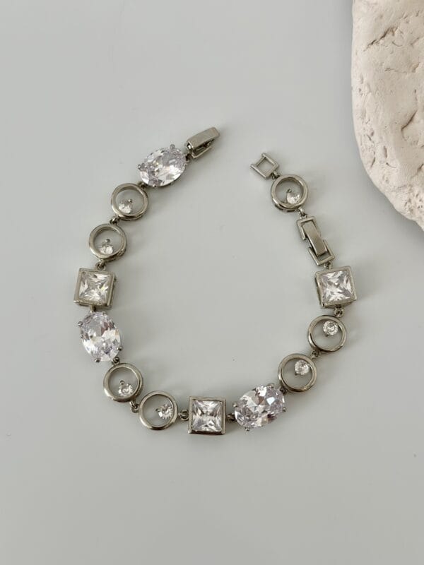 Zirkon Taş Detaylı Gümüş Renkli Çelik Bileklik