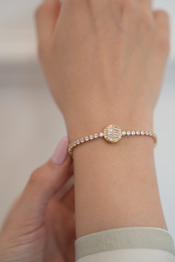 Kadın Su Yolu Bileklik – Işıltılı ve Zamansız Şıklık