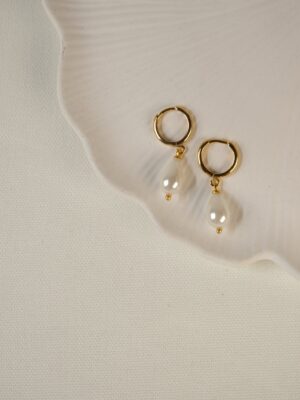 Mayorka İnci Detaylı Minimal Tasarım Altın Kaplama Halka Küpe