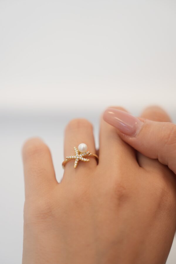 Pirinç Gold Renk Zirkon Taşlı Deniz Yıldızı Model İnci Detay Ayarlababilir Yüzük