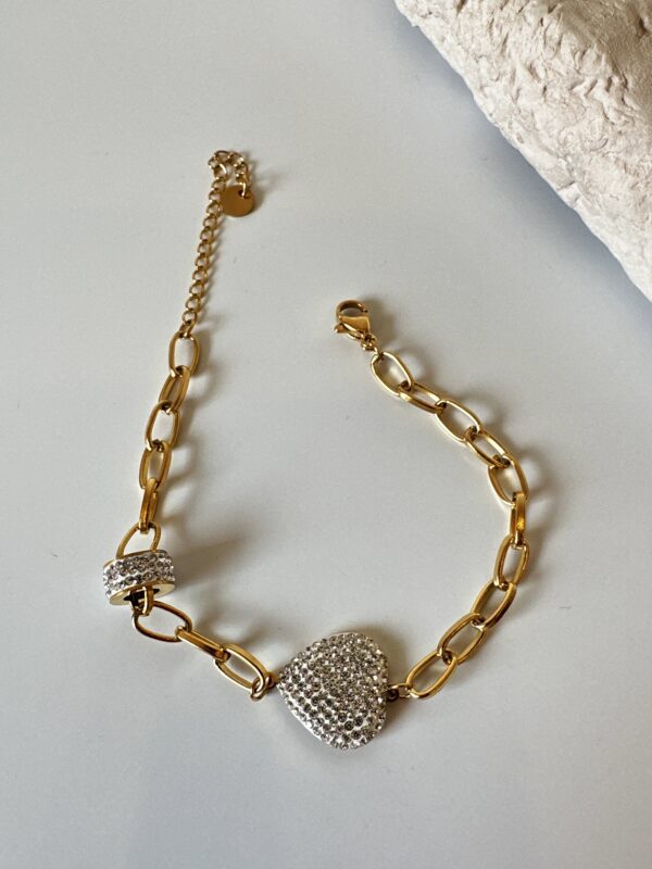 Kalp Detaylı Zirkon Taşlı Çelik Gold Bileklik