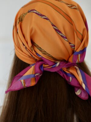 a7ca3a4aff9a85be21f9f5508663229a-1.jpg Zincir Desenli Turuncu Fular