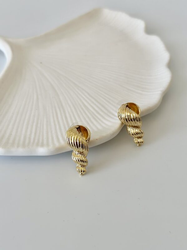 Deniz Kabuğu Çizgili Küpe