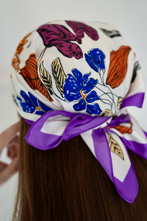 Çiçek Desenli Mor Renkli Fular