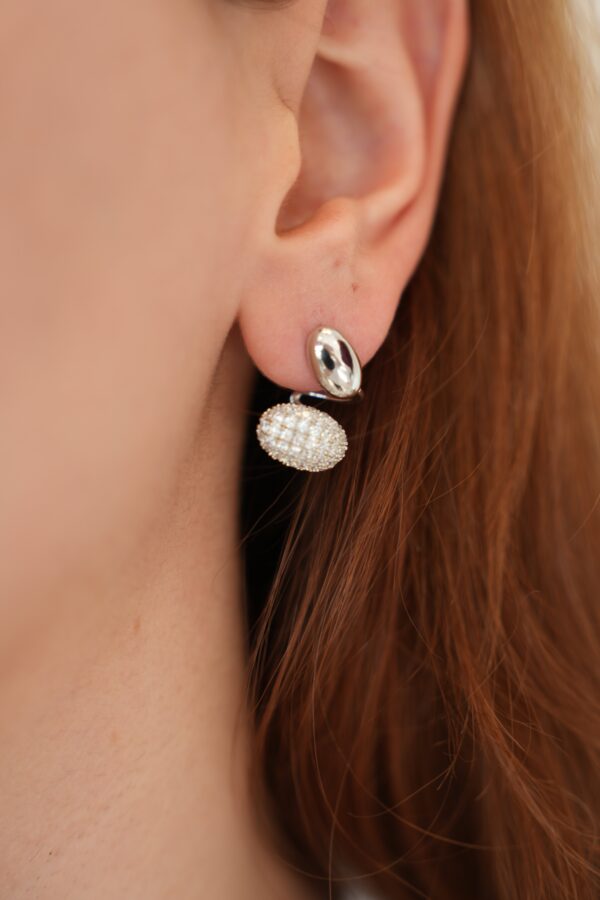 Zirkon Taş Detaylı Gümüş Renkli Çelik Küpe