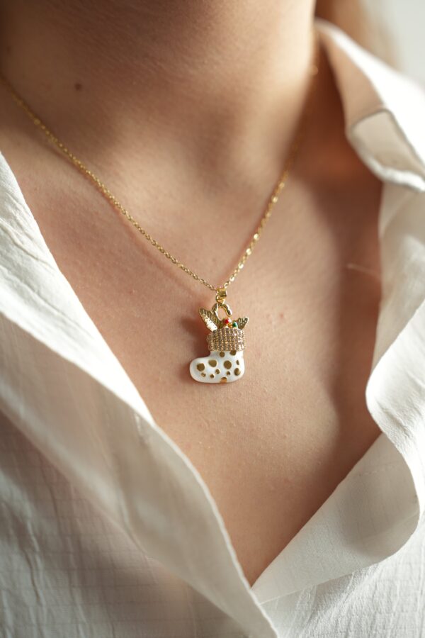 Beyaz Çorap Detaylı Yılbaşı Konsept Çelik Kolye