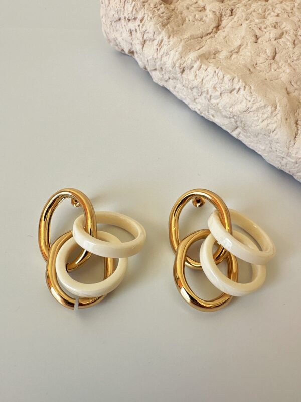 Sallantılı Tasarım Küpe