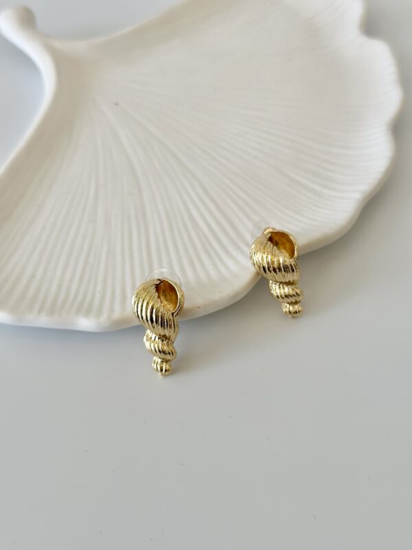 Deniz Kabuğu Çizgili Küpe