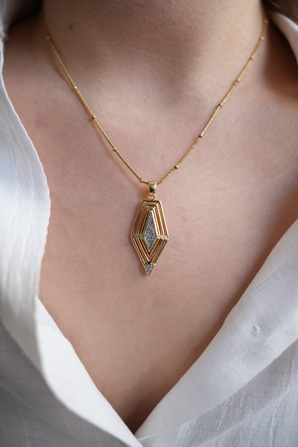 Çelik Gold Renk Zirkon Taşlı Vintage Model Kadın Kolye