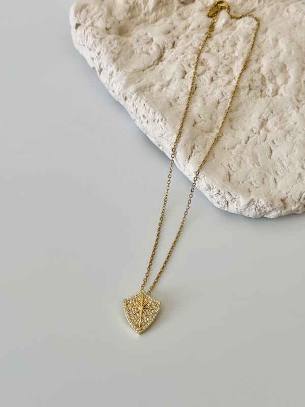 Çelik Sedef Yıldızı Kolye