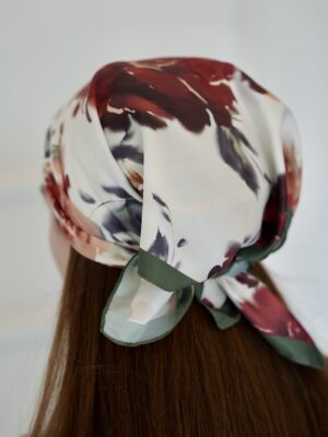 Çiçek Desenli Fular