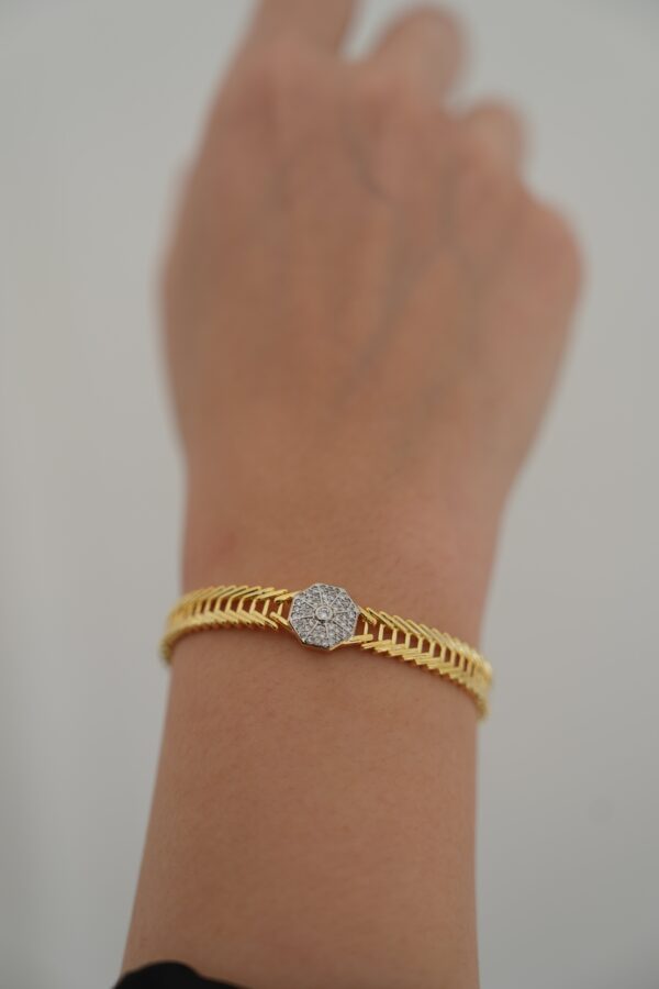 Zirkon Taş Detaylı Vip Tasarım Bileklik